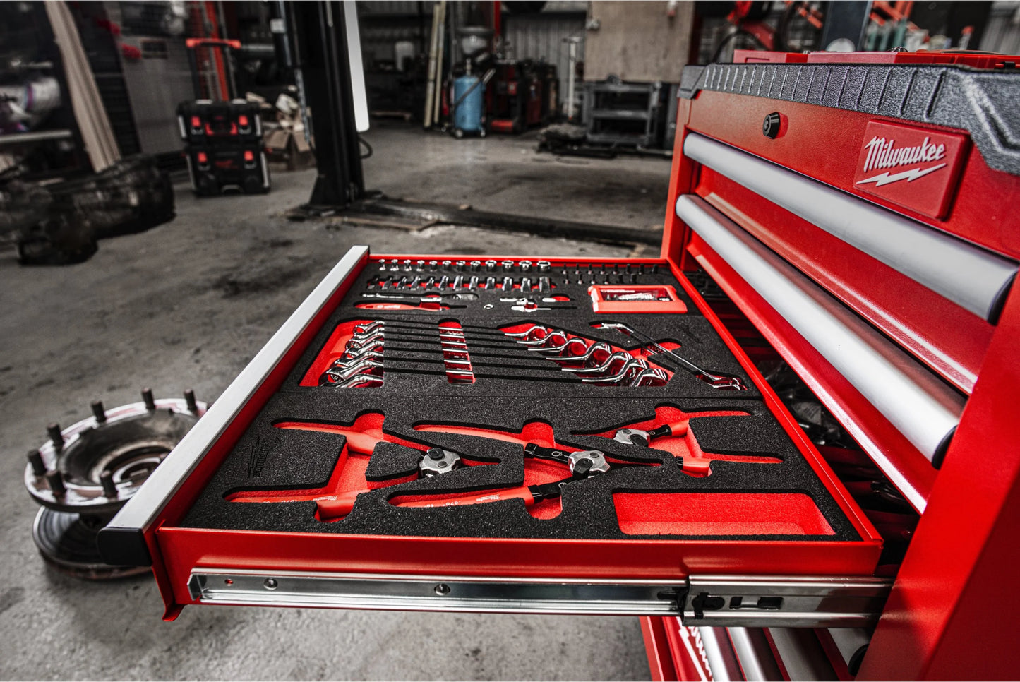 Carro de herramientas con 7 cajones Toolguard 69cm Milwaukee