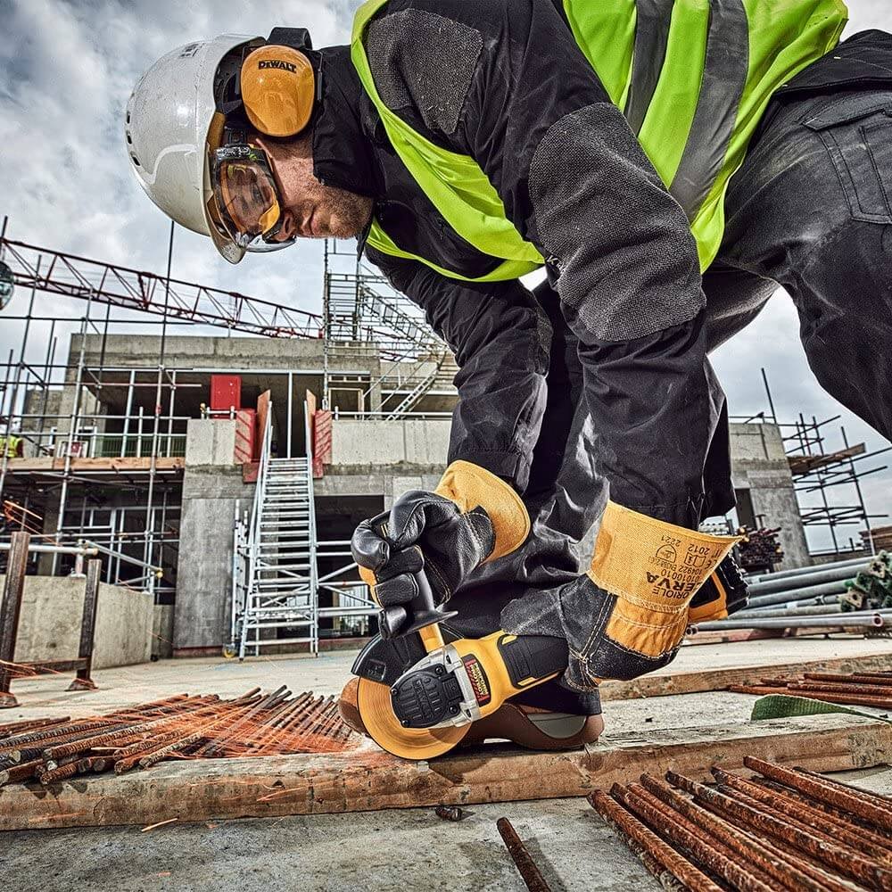 18V XR Bürstenloser Schleifer 125mm mit 2 5Ah Akkus + Scheibe + Ladegerät Dewalt DCG405P2X