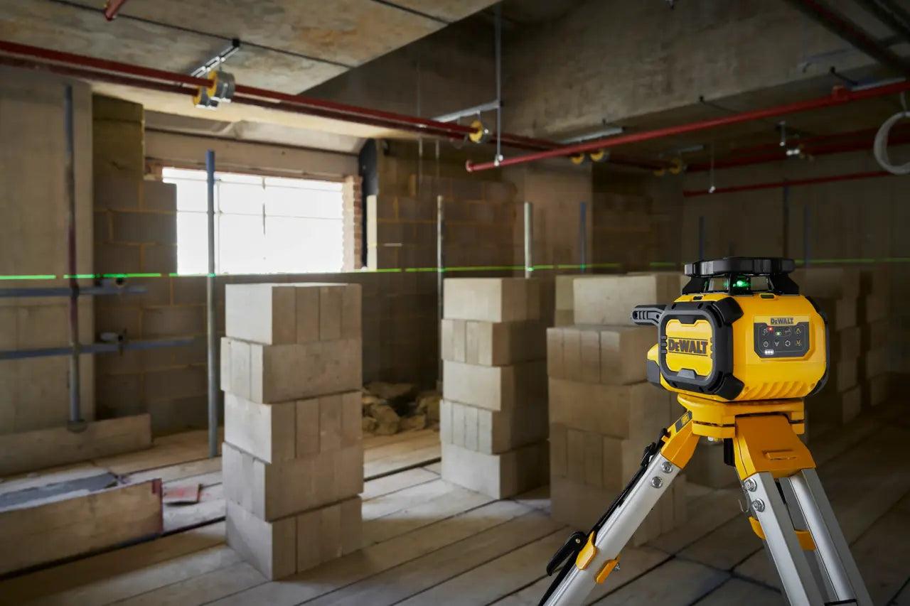 Kit Nivel Láser Rotativo Autonivelante Verde USB-C 600m con Detector Dewalt DCLE15221G