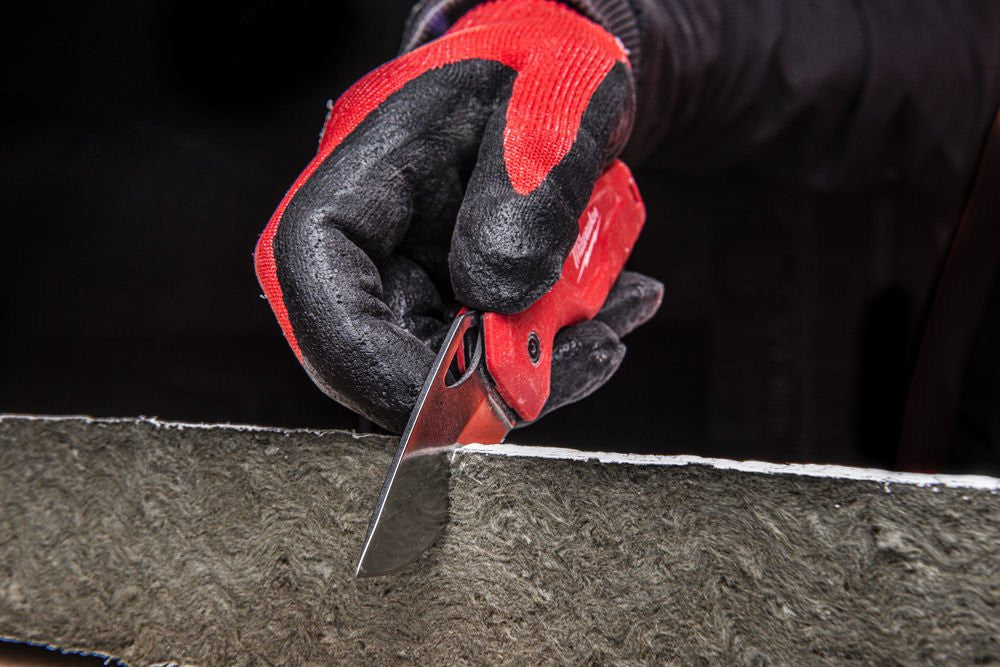 Sonder-Set mit Handwerkzeugen + Ladegerät + Akku + Rollkoffer von Milwaukee