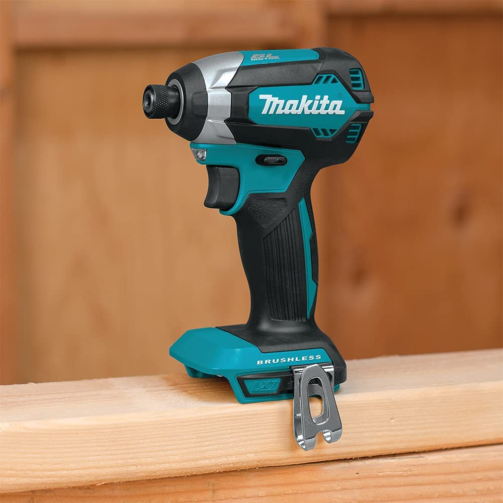 Makita-Kit 4 Werkzeuge + 2bat 5Ah + Ladegerät DC18RC + Tasche LXT600 DLX4152BL2