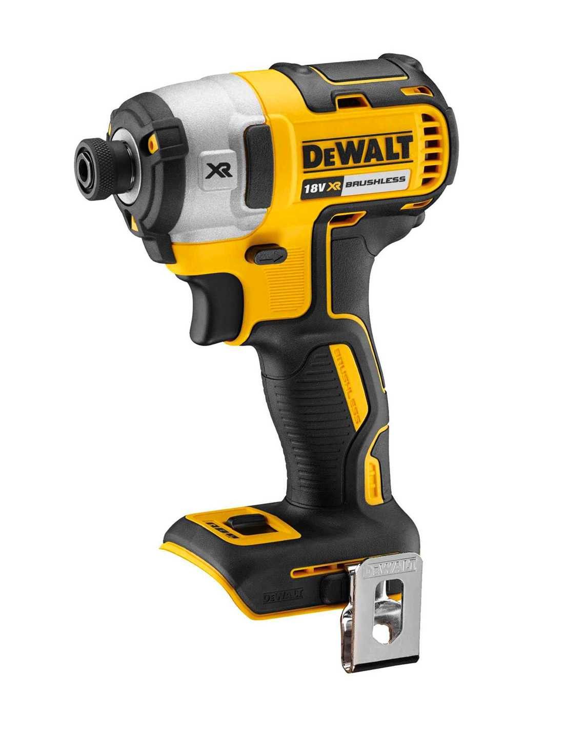 Dewalt Kit mit 4 Werkzeugen + 2bat 5Ah + Ladegerät + 2xTSTAK VI DCK487P2