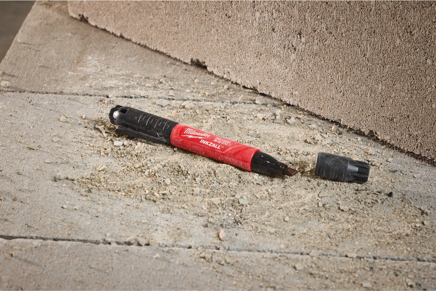 Inkzall Schwarz – Doppelseitiger Marker mit feiner gemeißelter Spitze von Milwaukee