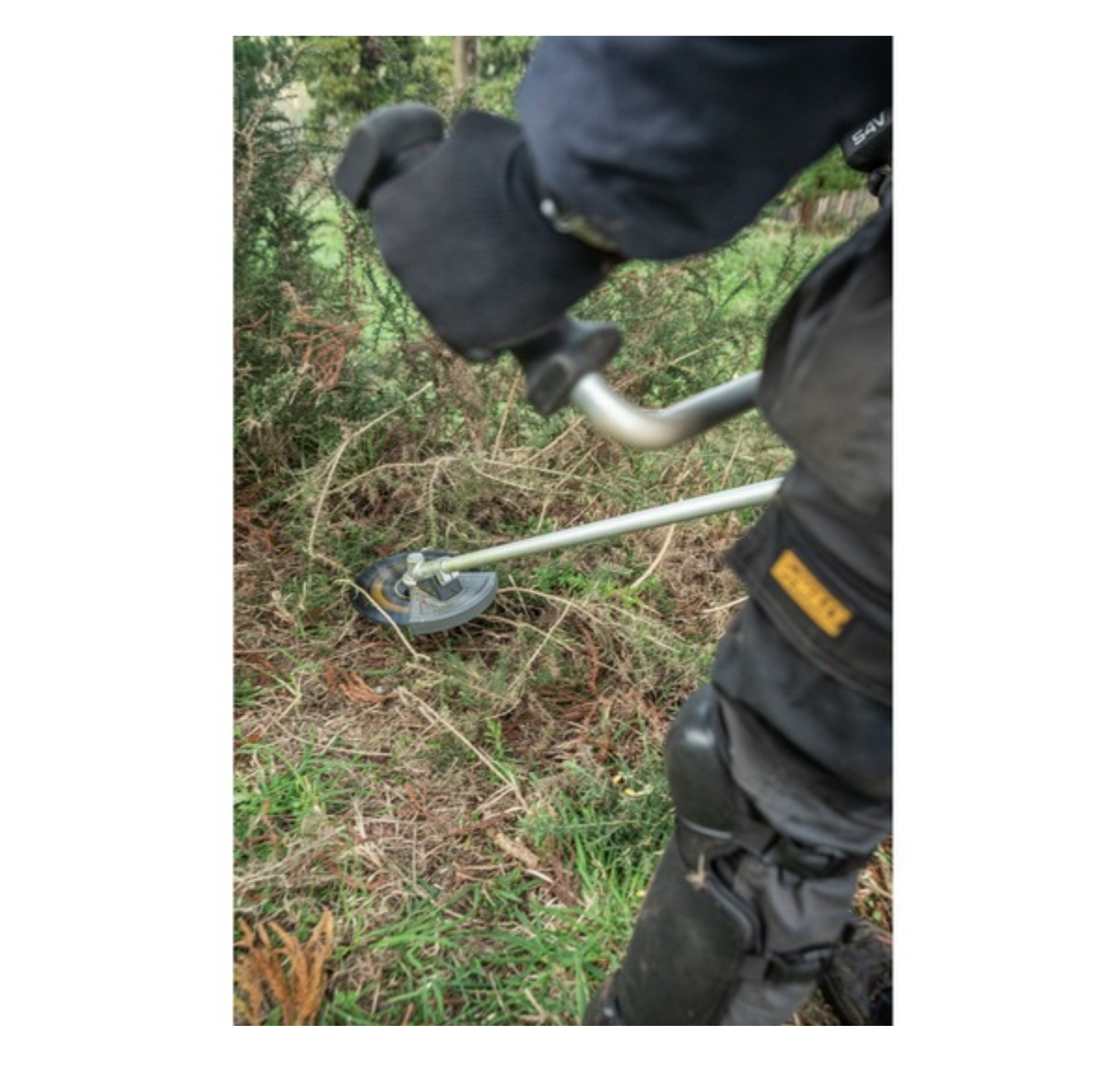 FLEXVOLT 54V 25 cm Waldfreischneider mit U-Griff Dewalt DCMBC723N