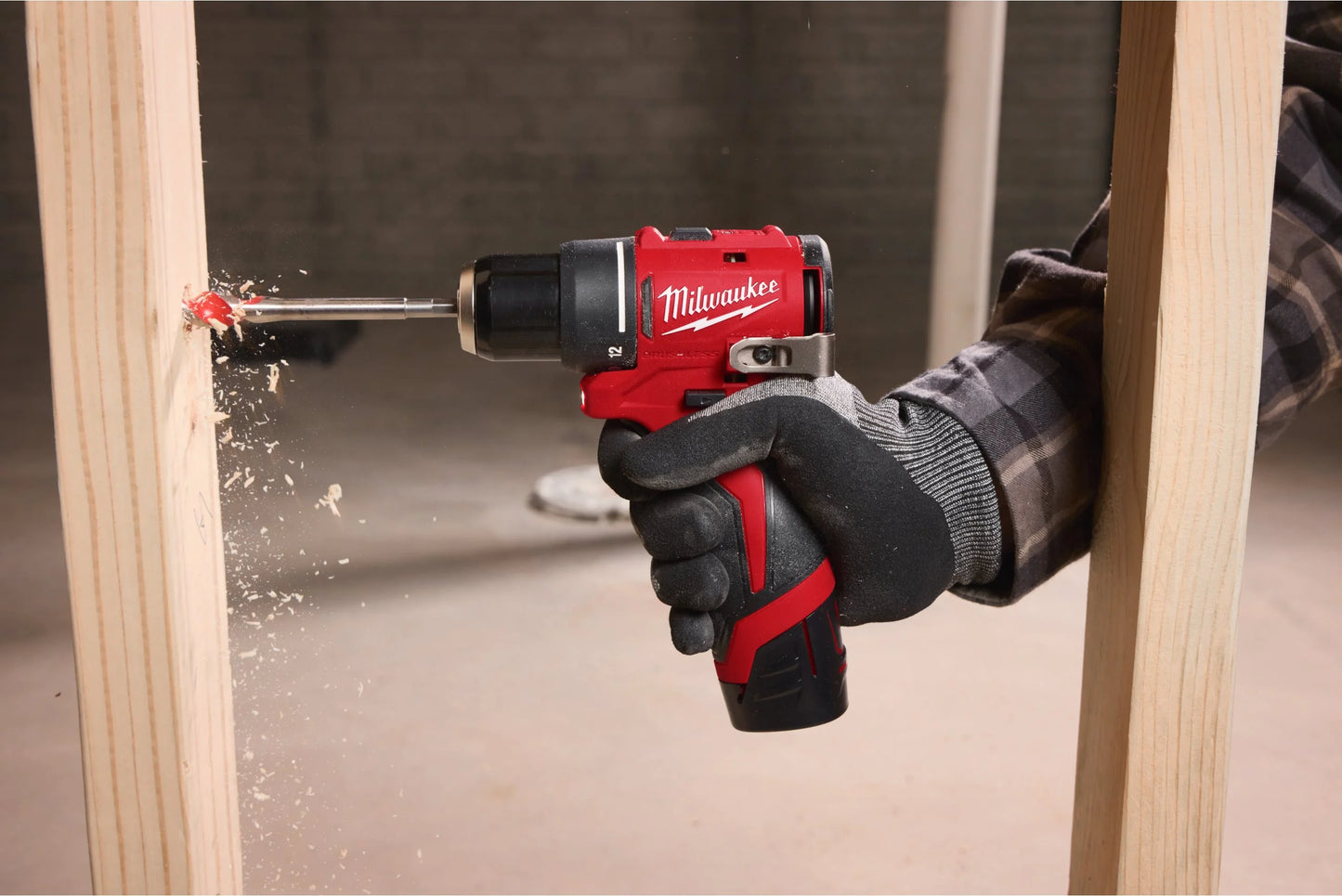 Bohrschrauber + 2 Akkus à 2,0 Ah + Ladegerät + Koffer Milwaukee M12 BLDDRC-202C