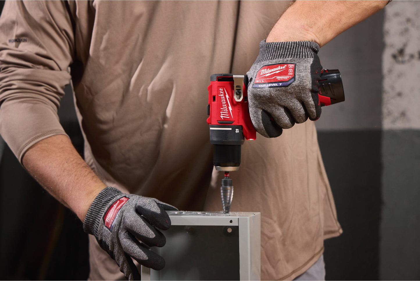 Bohrschrauber + 2 Akkus à 2,0 Ah + Ladegerät + Koffer Milwaukee M12 BLDDRC-202C