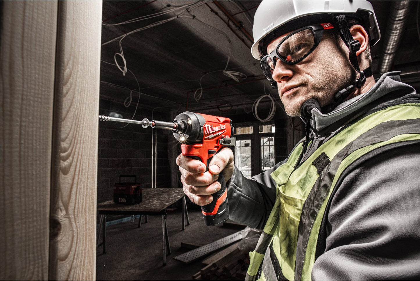 Milwaukee M12 FPP2A2-402X Powerpack: Schlagbohrschrauber + Schlagschrauber + 2 Akkus à 4,0 Ah + Ladegerät + Koffer