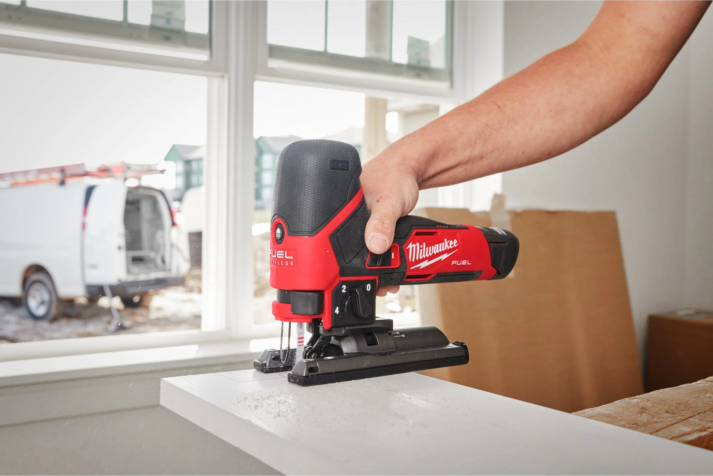 Milwaukee M12 FJS-422X kompakte Akku-Stichsäge M12 FUEL + 2-Ah-Akku + 4-Ah-Akku + Ladegerät + Koffer