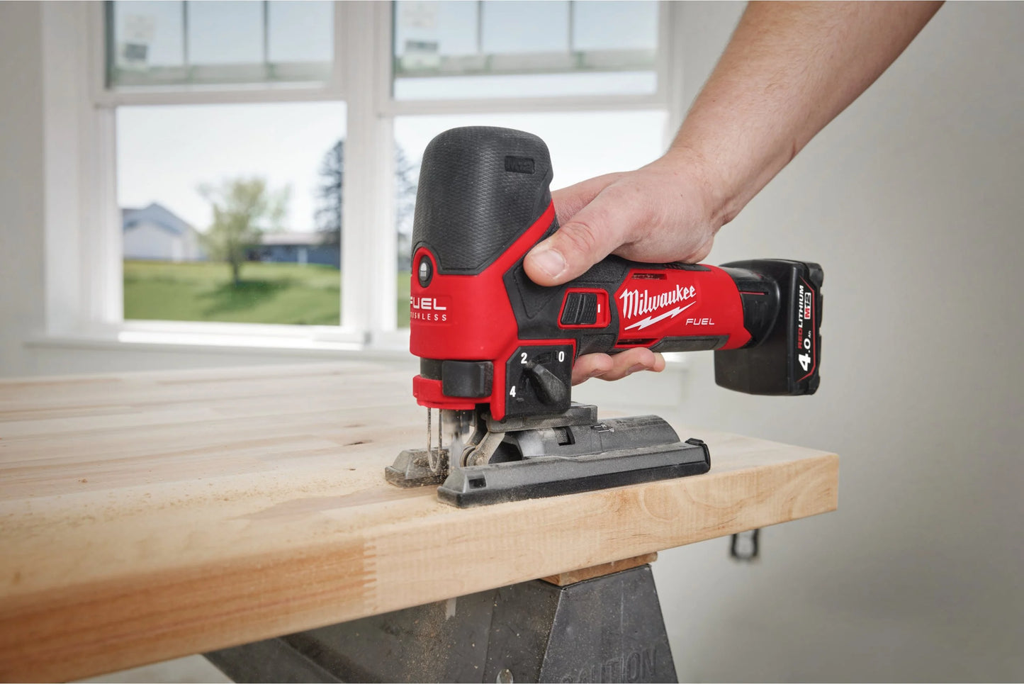 Milwaukee M12 FJS-422X kompakte Akku-Stichsäge M12 FUEL + 2-Ah-Akku + 4-Ah-Akku + Ladegerät + Koffer