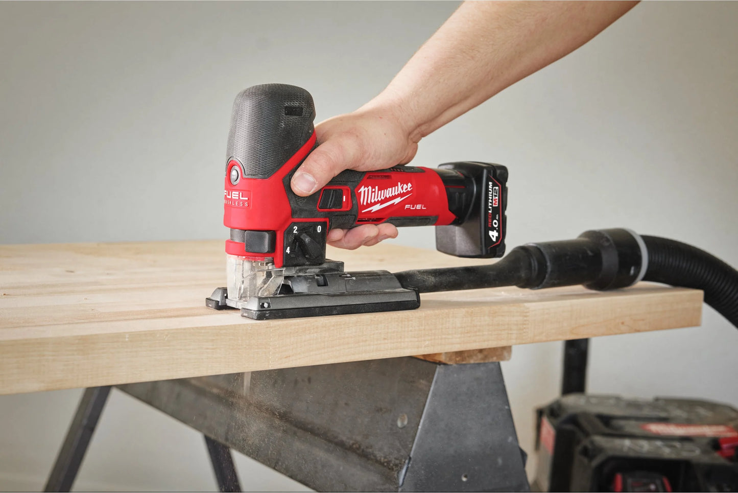 Milwaukee M12 FJS-422X kompakte Akku-Stichsäge M12 FUEL + 2-Ah-Akku + 4-Ah-Akku + Ladegerät + Koffer