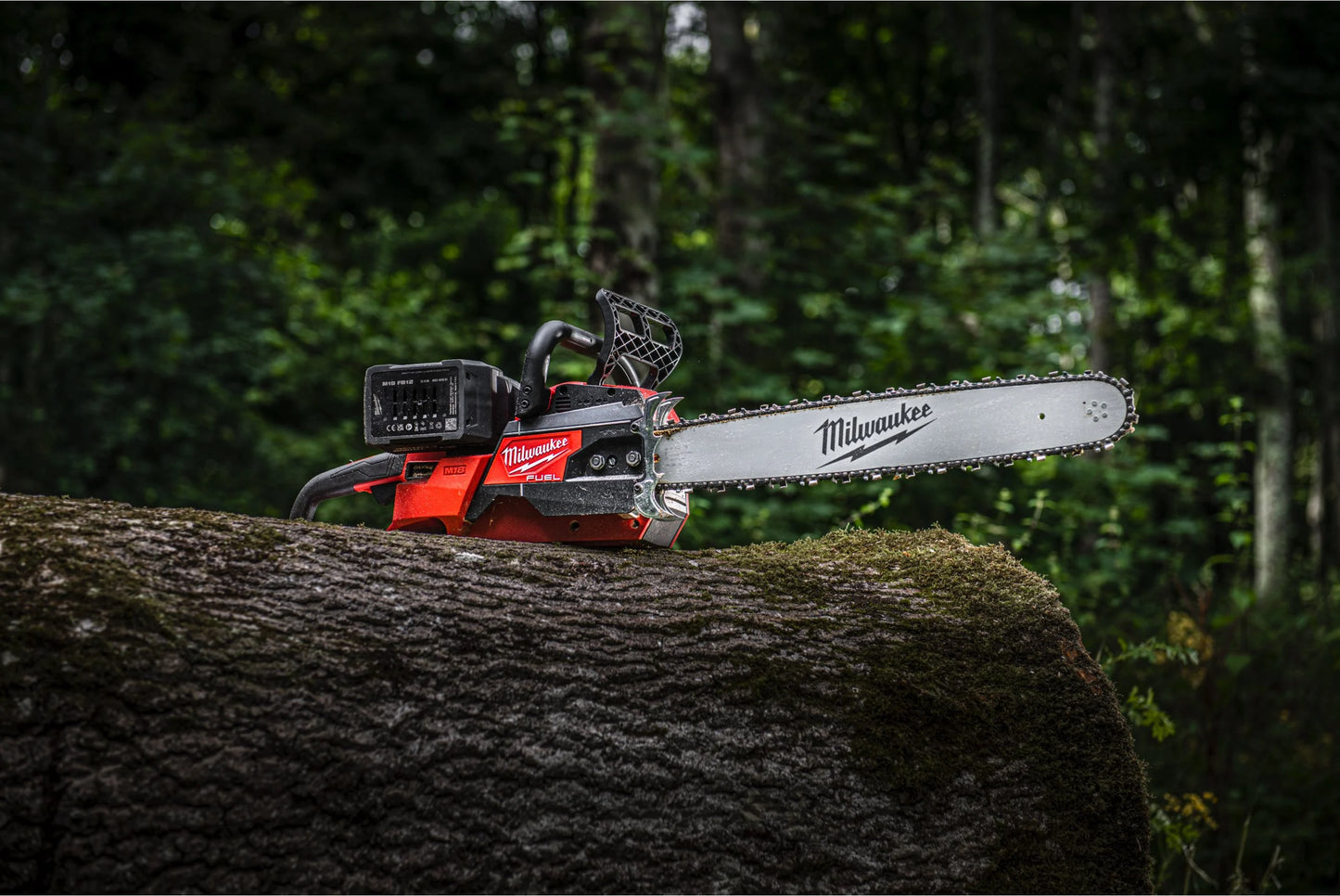 Milwaukee M18F2CHS50-802 50cm Doppel-Akku-Kettensäge