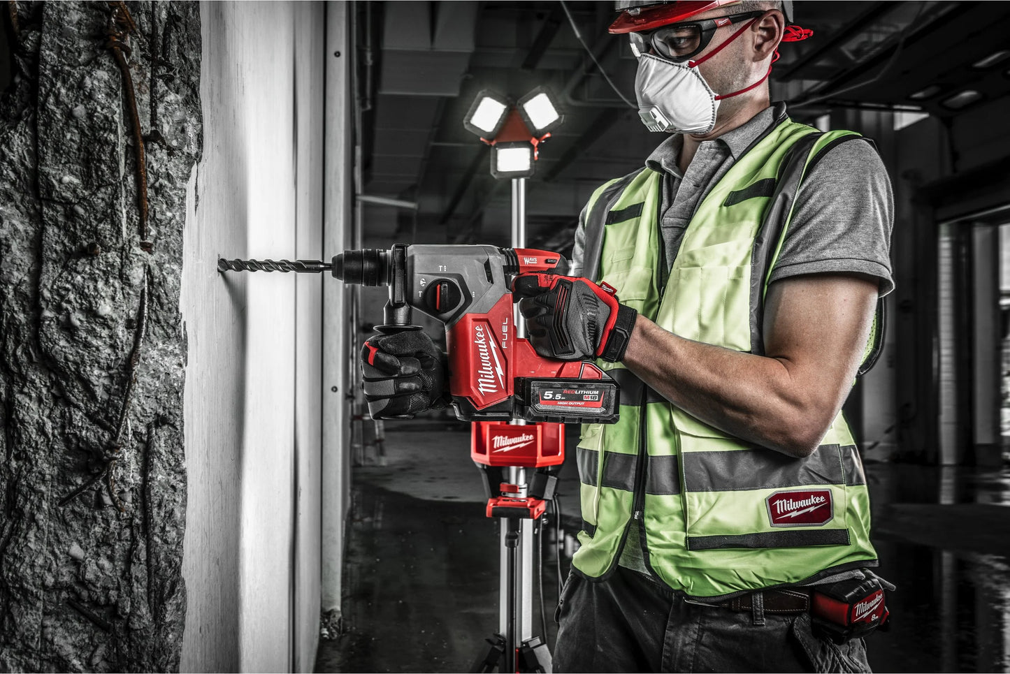 26-mm-SDS-Plus-Kombihammer mit Fixtec 2,5J + 2bat 5,5Ah + Ladegerät + Koffer Milwaukee M18 FHX-5552X