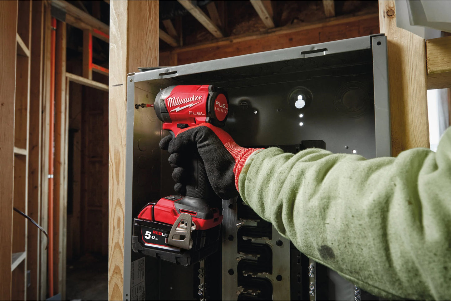 Milwaukee M18 FID3-502X Schlagschrauber M18 Fuel ¼″ Sechskant + 2 Akkus 5 Ah + Ladegerät + Koffer