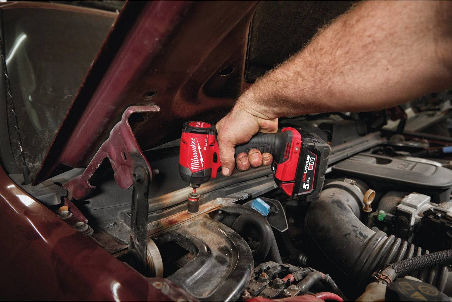 Milwaukee M18 FID3-502X Schlagschrauber M18 Fuel ¼″ Sechskant + 2 Akkus 5 Ah + Ladegerät + Koffer