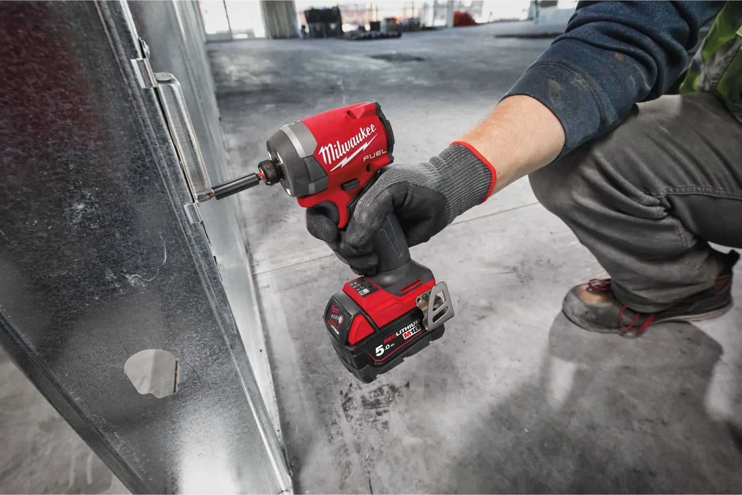 Milwaukee M18 FID3-502X Schlagschrauber M18 Fuel ¼″ Sechskant + 2 Akkus 5 Ah + Ladegerät + Koffer