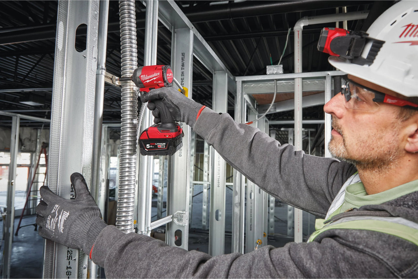 Milwaukee M18 FID3-502X Schlagschrauber M18 Fuel ¼″ Sechskant + 2 Akkus 5 Ah + Ladegerät + Koffer