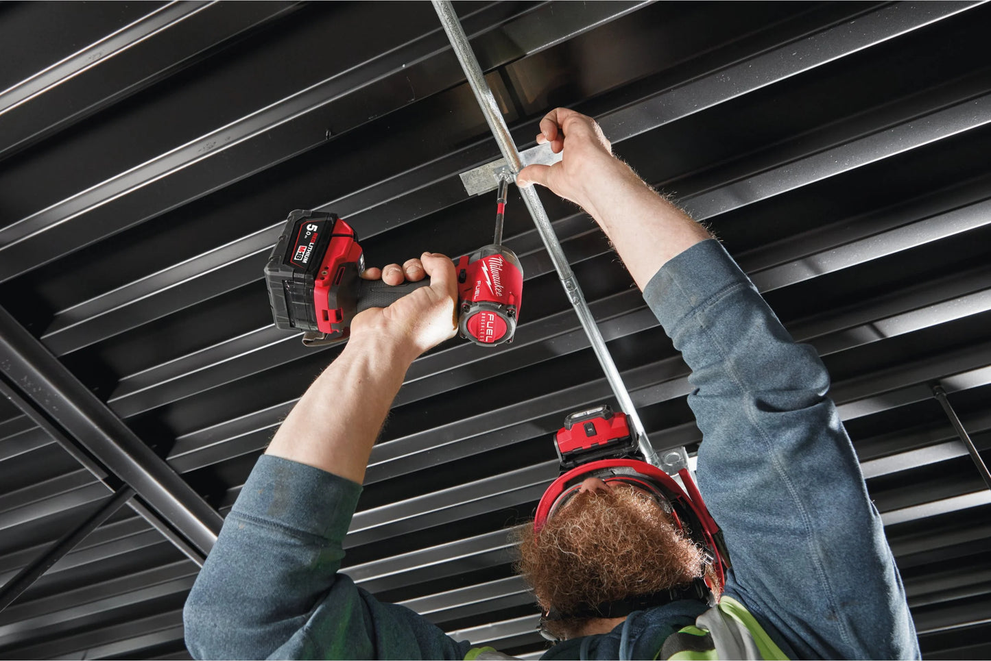 Milwaukee M18 FID3-502X Schlagschrauber M18 Fuel ¼″ Sechskant + 2 Akkus 5 Ah + Ladegerät + Koffer