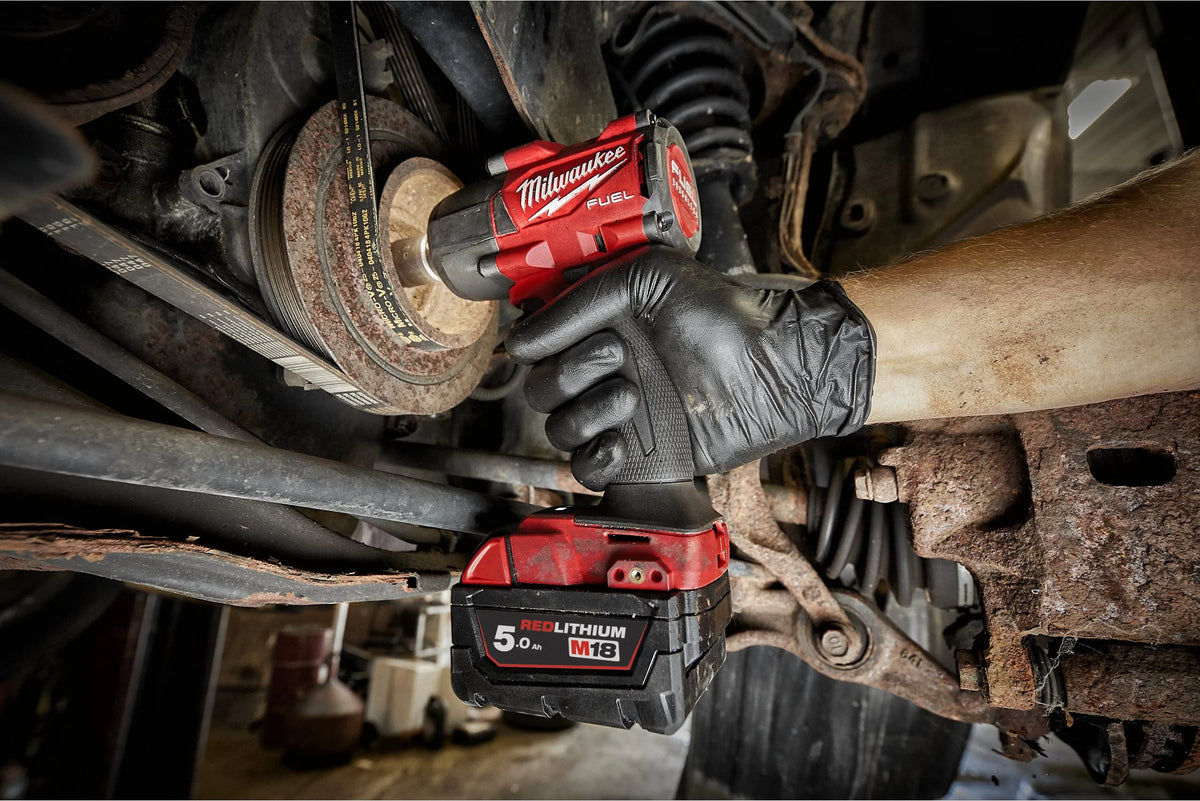 Schlagschrauber mit mittlerem Drehmoment M18 FUEL 1/2" Mit Reibring Milwaukee M18 FMTIW2F12-502X
