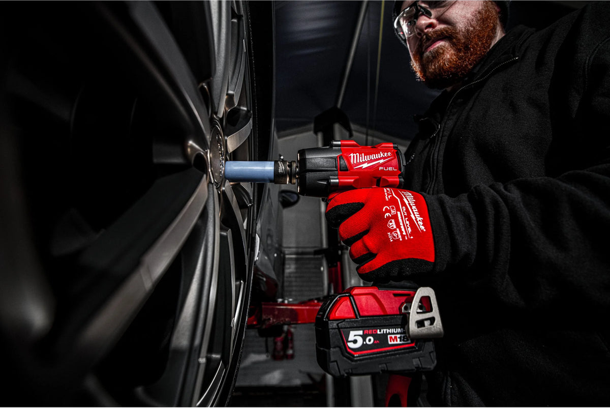 Schlagschrauber mit mittlerem Drehmoment M18 FUEL 1/2" Mit Reibring Milwaukee M18 FMTIW2F12-502X