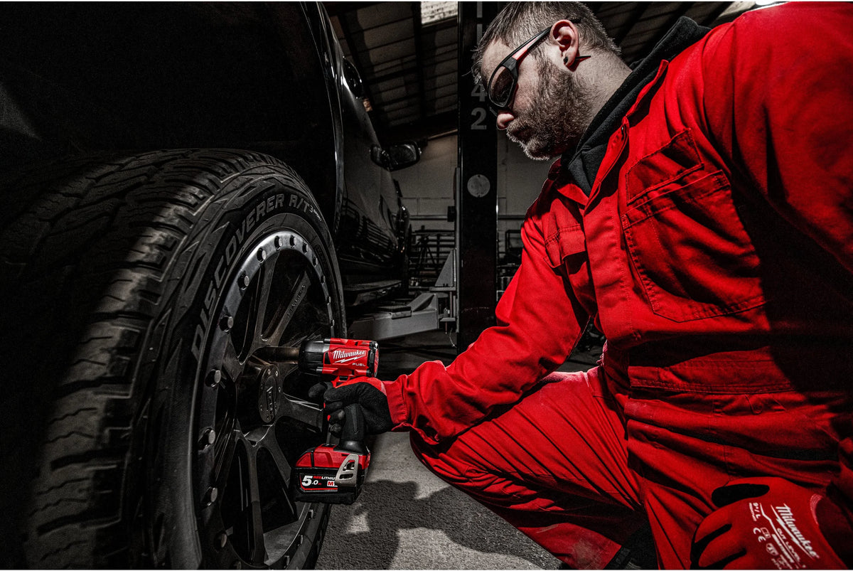 Schlagschrauber mit mittlerem Drehmoment M18 FUEL 1/2" Mit Reibring Milwaukee M18 FMTIW2F12-502X