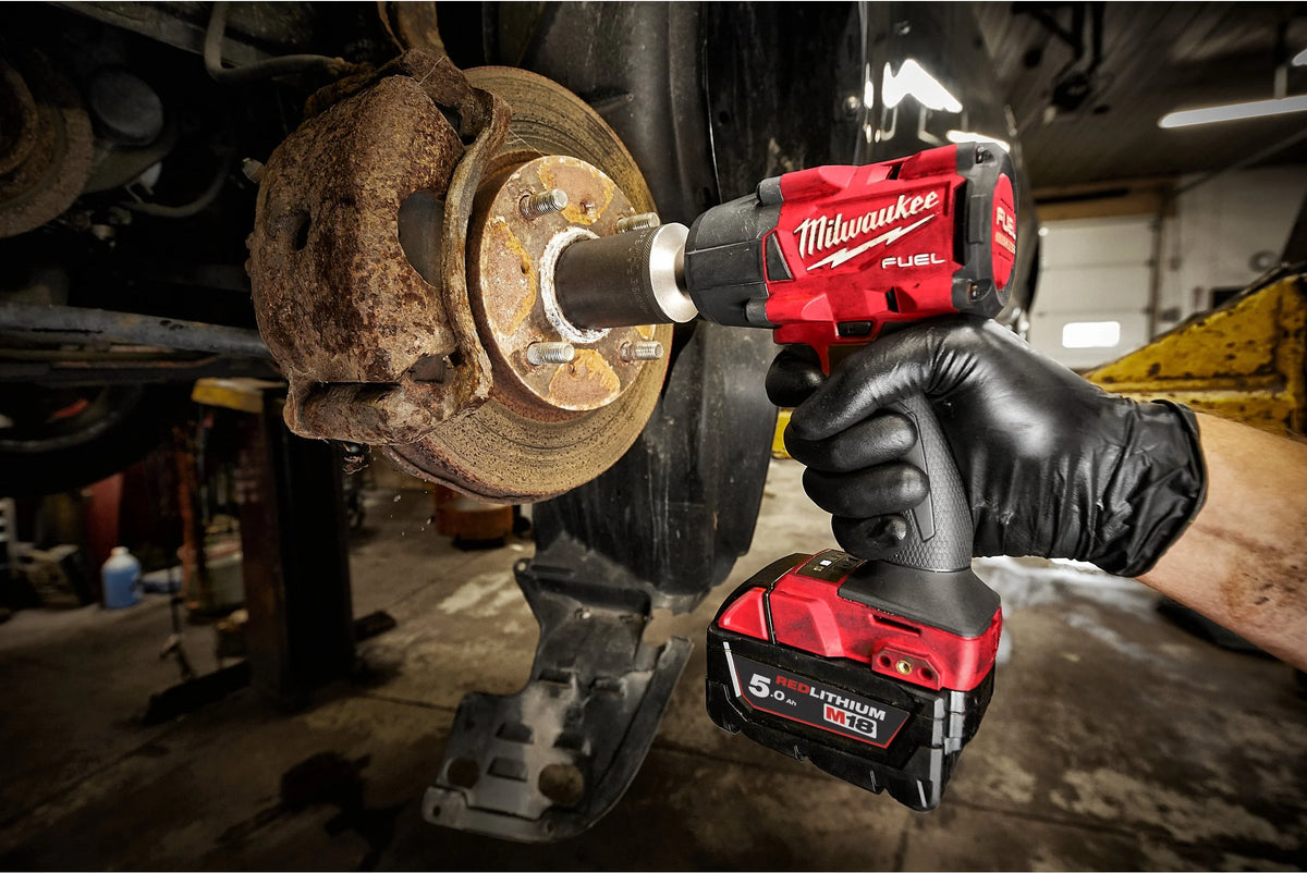 Schlagschrauber mit mittlerem Drehmoment M18 FUEL 1/2" Mit Reibring Milwaukee M18 FMTIW2F12-502X