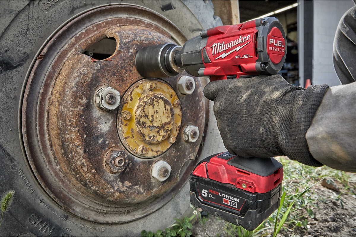 Schlagschrauber mit mittlerem Drehmoment M18 FUEL 1/2" Mit Reibring Milwaukee M18 FMTIW2F12-502X