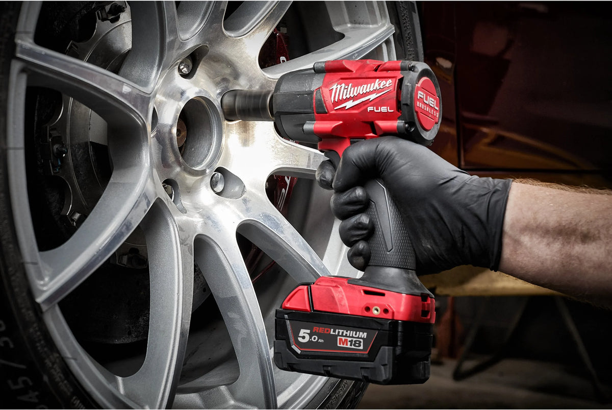 Schlagschrauber mit mittlerem Drehmoment M18 FUEL 1/2" Mit Reibring Milwaukee M18 FMTIW2F12-502X