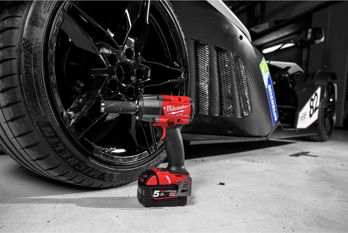 Schlagschrauber mit mittlerem Drehmoment M18 FUEL 1/2" Mit Reibring Milwaukee M18 FMTIW2F12-502X