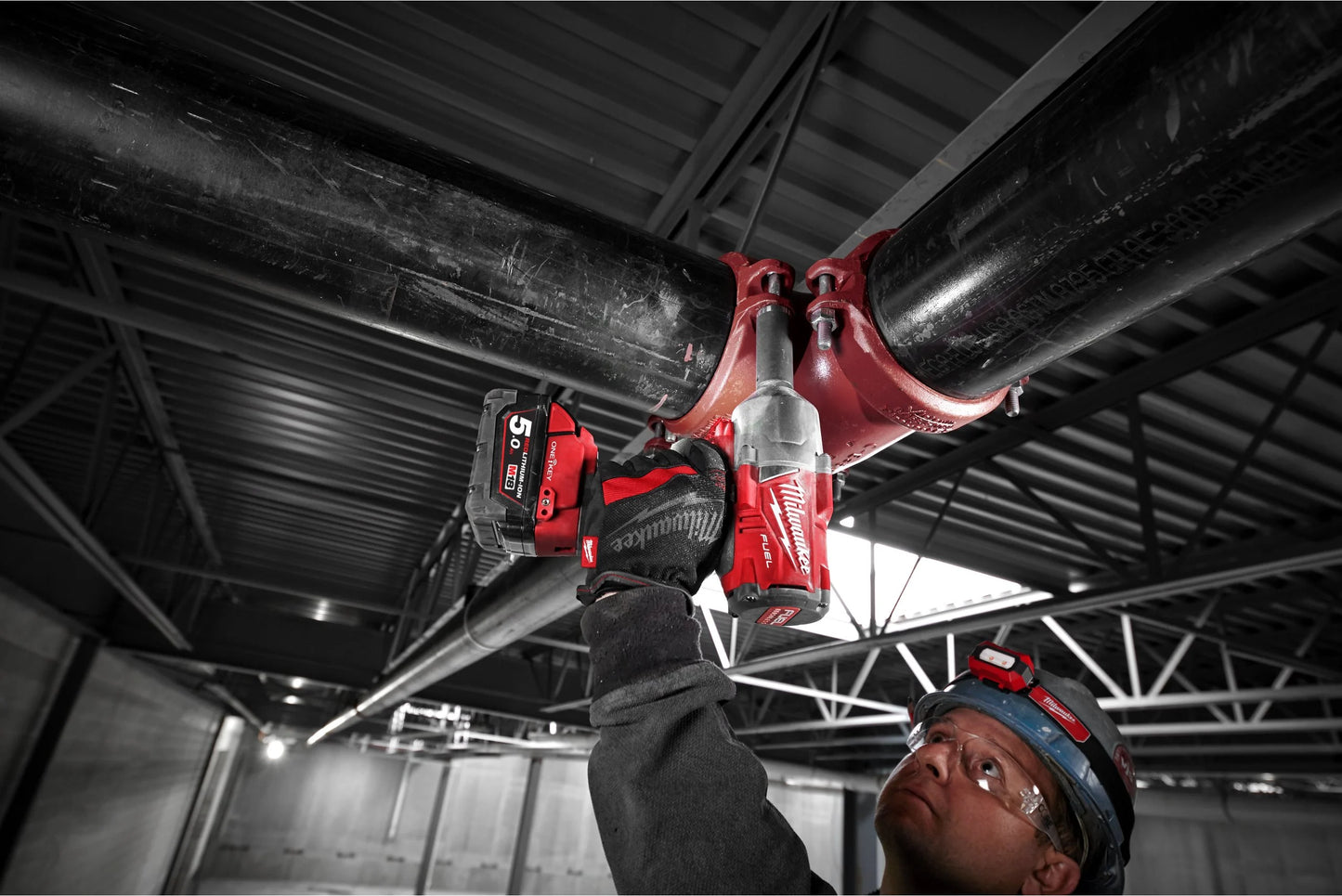 Schlagschrauber M18 FUEL ONE-KEY 1/2" + 2 Akkus 5 Ah + Ladegerät + Koffer Milwaukee M18 ONEFHIWF12-502X