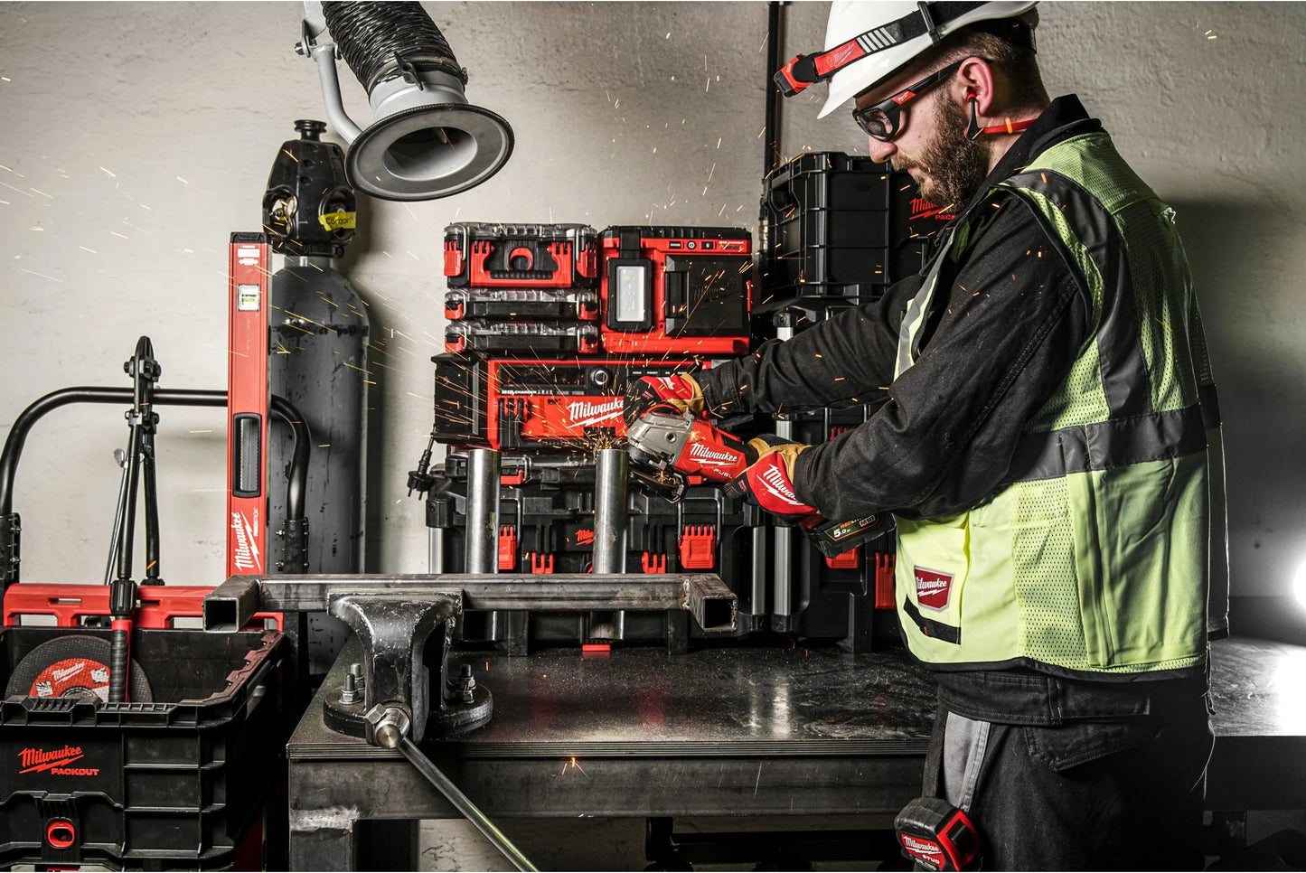M18 125mm Fuel ONE-KEY Winkelschleifer mit Milwaukee M18 Koffer ONEFSAG125XB-0X