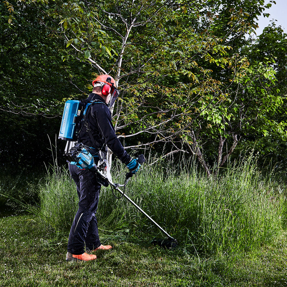 Rucksack mit 2 18V-Adaptern ohne Batterien 191A64-2 PDC01 Makita